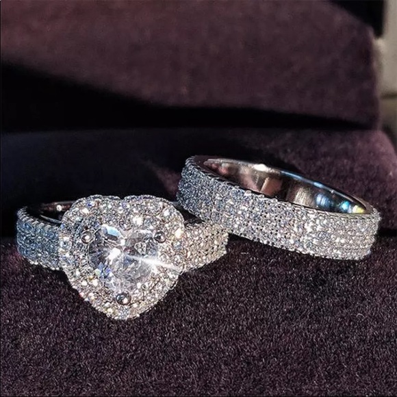 NEW 2PC* 18k Heart Wedding Ring Set - Picture 3 of 5